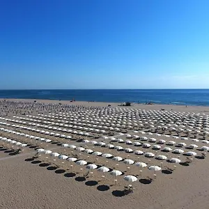  Campeggio Albatross Mobile Homes On Mare E Pineta